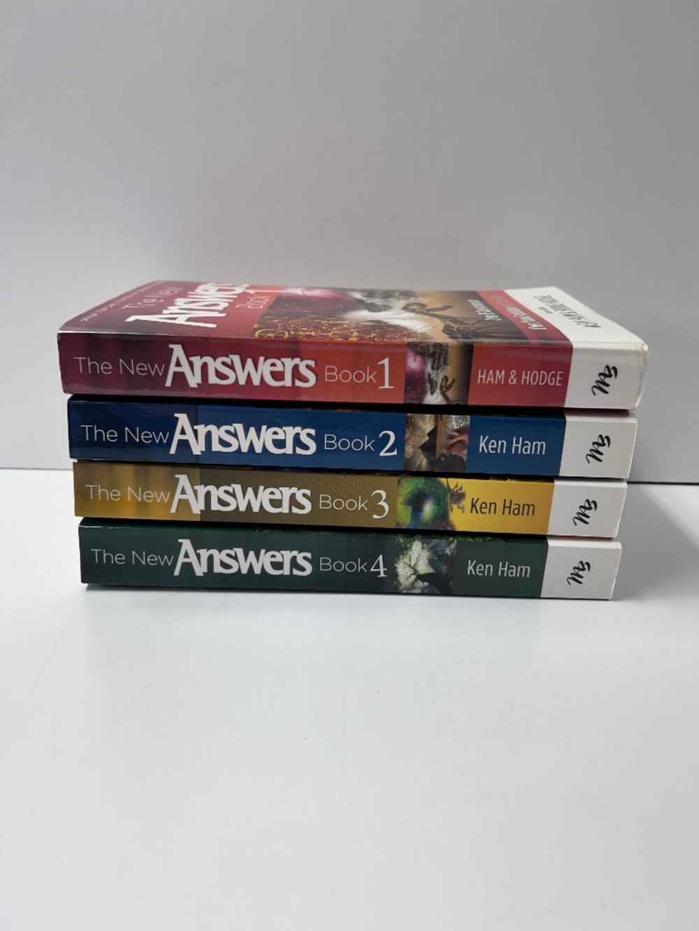 The New Answers Books 1-4 Questions on Creation/Evolution & the Bible Ref Set